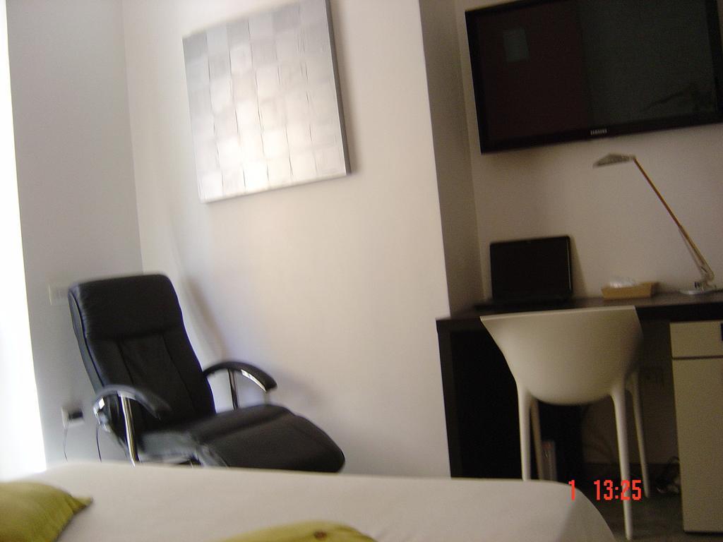 Bcomfort Hotel Cagliari Habitación foto